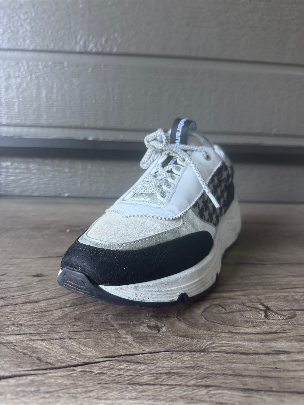 Cassia Women’s White and Black Patterned Athletic Sneakers size 42